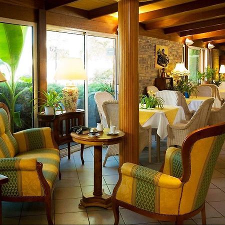 Готель Logis Chez Bach Chaussin Екстер'єр фото