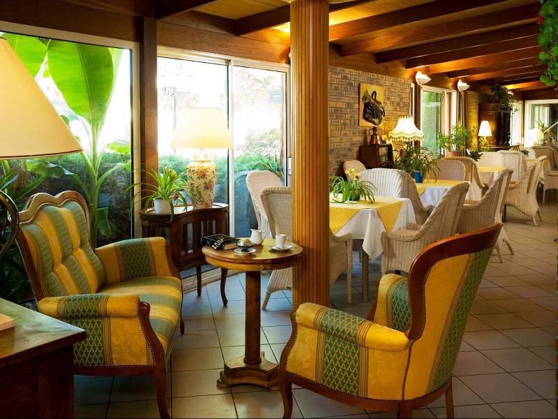 Готель Logis Chez Bach Chaussin Екстер'єр фото